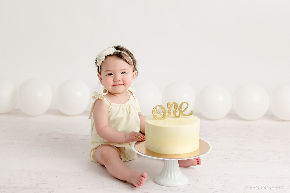 cake smash photoshoot in Montreal